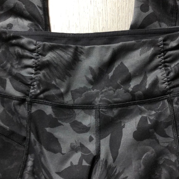 Lululemon Practice Daily Crop
Brisk Bloom Black - Picture 9 of 12